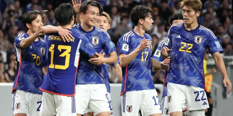ประเมินผลลัพธ์โดยพิจารณาจากฟอร์มของทั้งสองทีม